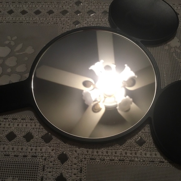 🆕 Morphe Mickey & Friends Truth Be Told Hand Mirror, NWOB - Picture 6 of 8